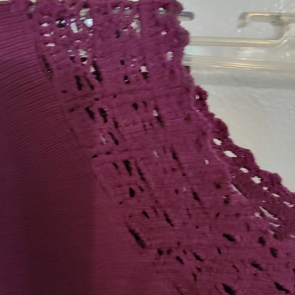 Linda Matthew's ladies top - Picture 2 of 3